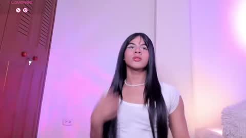 INDEPENDENT MODEL online show from 07.10.26