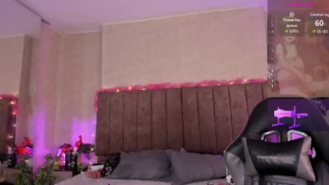 Snapshot of lanaamills chatting on 06.09.26 Lana online show from 06.09.26