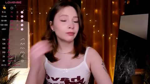 Snapshot of lanablu_ chatting on 03.11.26 Lana online show from 03.11.26