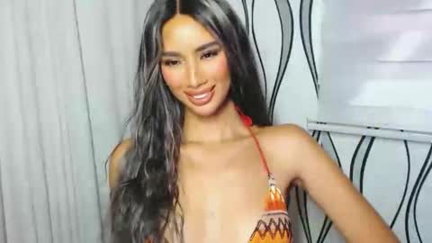 Snapshot of lanadel_hilton chatting on 12.09.24 Lana online show from 12.09.24