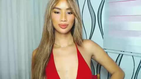 Snapshot of lanadel_hilton chatting on 12.19.24 Lana online show from 12.19.24