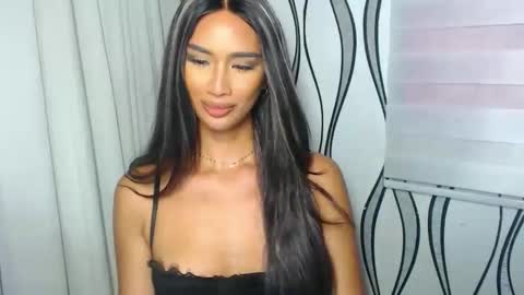 Snapshot of lanadel_hilton chatting on 01.02.25 Lana online show from 01.02.25