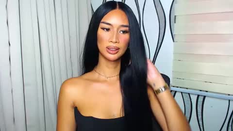 Snapshot of lanadel_hilton chatting on 01.16.25 Lana online show from 01.16.25