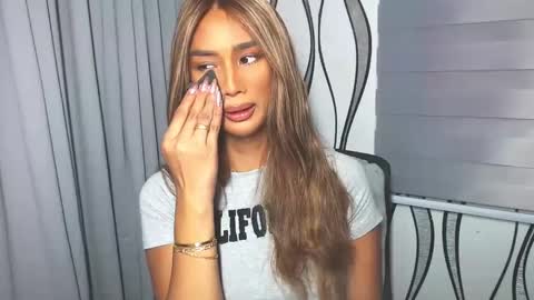 Snapshot of lanadel_hilton chatting on 02.06.25 Lana online show from 02.06.25