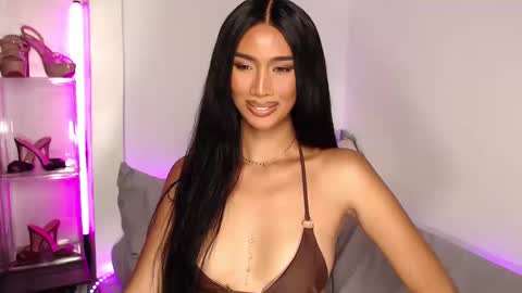 Snapshot of lanadel_hilton chatting on 03.04.25 Lana online show from 03.04.25