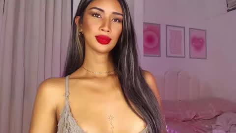 Snapshot of lanadel_hilton chatting on 09.09.25 Lana online show from 09.09.25