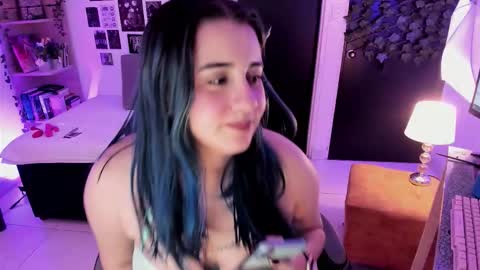 lanaherondale_ online show from 11.19.25