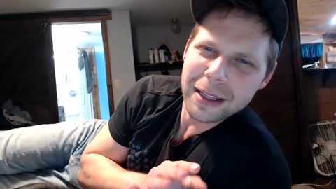 Snapshot of lancehardin chatting on 01.23.25 Lance online show from 01.23.25