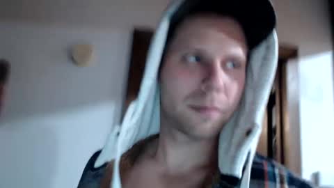 Snapshot of lancehardin chatting on 10.08.25 Lance online show from 10.08.25