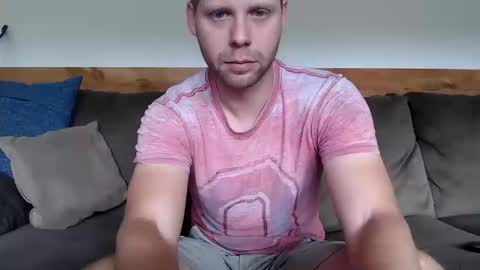 Snapshot of lancehardin chatting on 10.14.25 Lance online show from 10.14.25