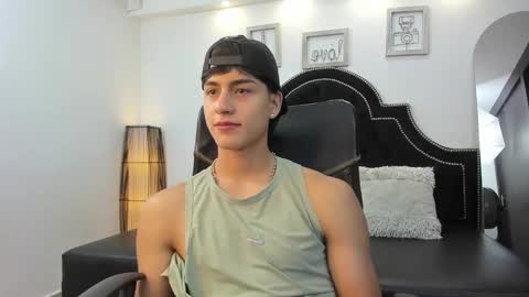Snapshot of landercruz chatting on 10.23.25 landercruz online show from 10.23.25