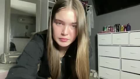 lanelizzie348 online show from 09.17.25