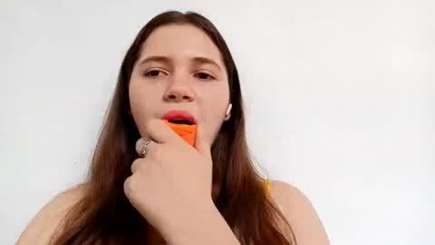 Snapshot of lanitaspanish chatting on 11.17.25 Taisia Tai online show from 11.17.25