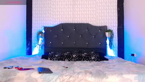 Lara Brunette  online show from 01.08.25