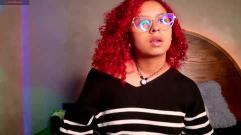 Snapshot of lara_curly chatting on 03.31.26 lara_curly online show from 03.31.26