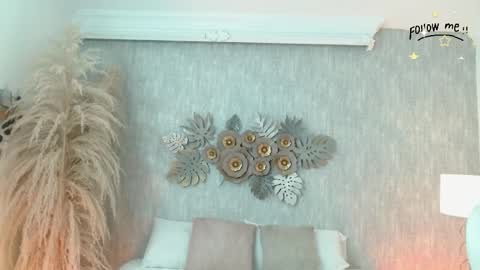 Snapshot of lara_jeean chatting on 04.15.26 Lara online show from 04.15.26