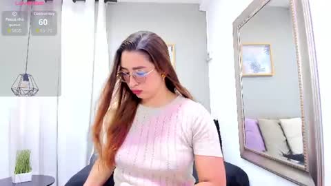 Snapshot of lara_martin chatting on 07.05.26 700 200 online show from 07.05.26