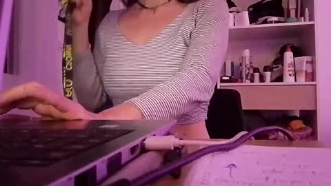 larafox22 online show from 04.10.26