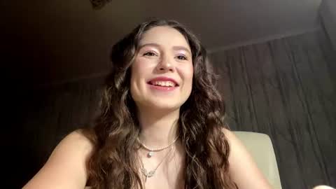 Snapshot of larainekribs chatting on 07.04.26 July online show from 07.04.26