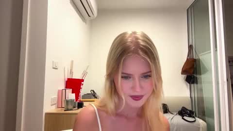 Stella online show from 02.05.26