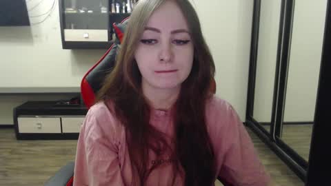 Laralianna online show from 02.22.25