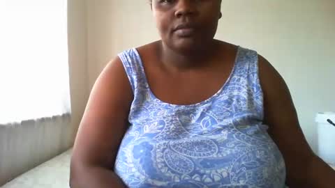 Snapshot of laralovex chatting on 12.07.24 laralovex online show from 12.07.24