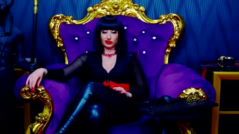 Snapshot of laramaeve chatting on 01.25.25 LaraMaeve online show from 01.25.25