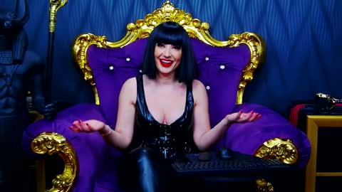 Snapshot of laramaeve chatting on 02.06.25 LaraMaeve online show from 02.06.25