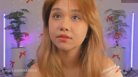 Snapshot of laramiaa chatting on 04.24.26 Lara online show from 04.24.26