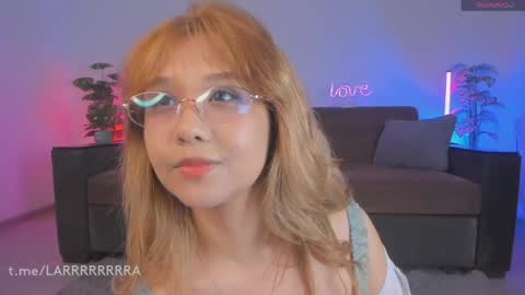Snapshot of laramiaa chatting on 04.30.26 Lara online show from 04.30.26