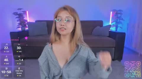 Snapshot of laramiaa chatting on 05.10.26 Lara online show from 05.10.26