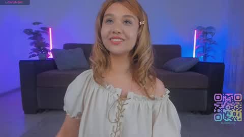 Snapshot of laramiaa chatting on 05.16.26 Lara online show from 05.16.26