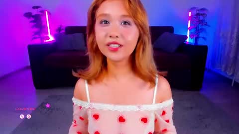 Snapshot of laramiaa chatting on 06.15.26 Lara online show from 06.15.26