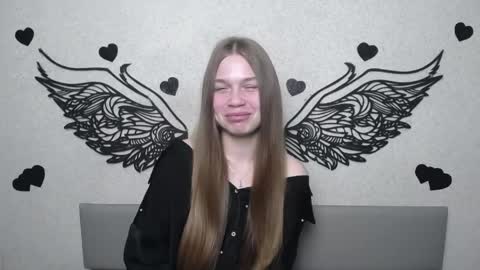Snapshot of larapika chatting on 05.13.26 LaraPika online show from 05.13.26