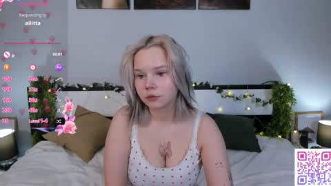 Snapshot of large_ocean chatting on 12.17.25 Rose online show from 12.17.25