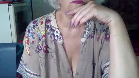 Snapshot of larisaq4ugo24 chatting on 06.25.26 larisaq4ugo24 online show from 06.25.26