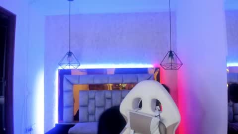  Lari online show from 02.21.25