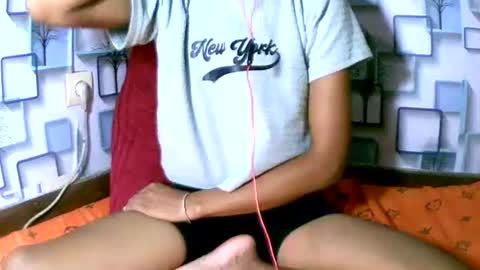 Snapshot of larra27 chatting on 04.01.26 Malala online show from 04.01.26