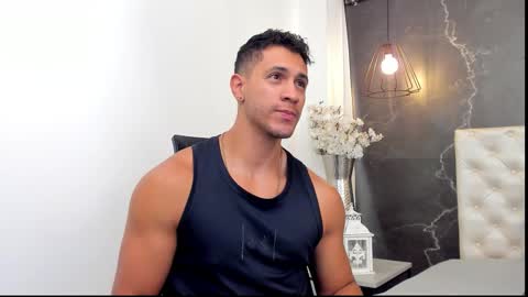 Snapshot of larry_jones chatting on 11.11.25 andrew online show from 11.11.25