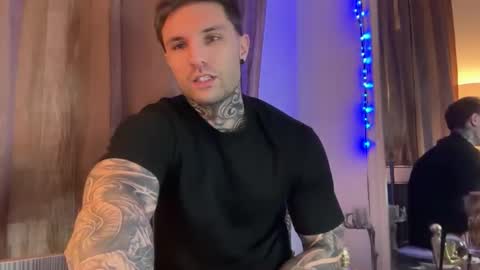 Snapshot of larsskeet chatting on 11.26.25 larsskeet online show from 11.26.25