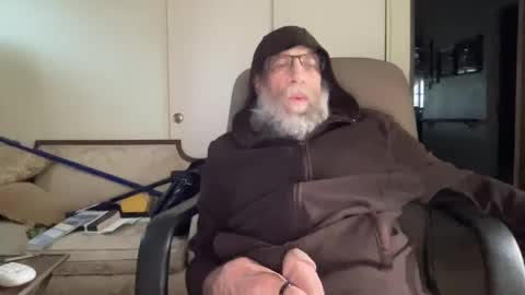 Snapshot of laser137 chatting on 02.05.25 cris online show from 02.05.25