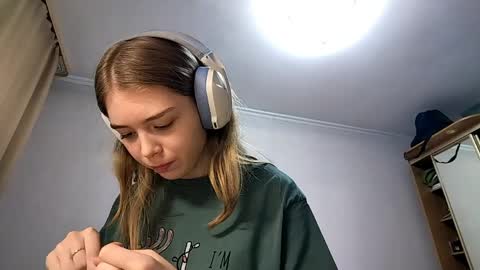 Snapshot of lateshastarnaud chatting on 03.26.26 Linet online show from 03.26.26