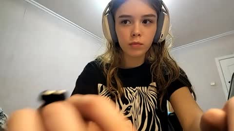 Snapshot of lateshastarnaud chatting on 04.02.26 Linet online show from 04.02.26