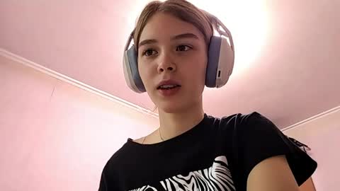 Snapshot of lateshastarnaud chatting on 04.05.26 Linet online show from 04.05.26