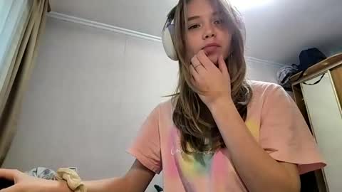 Snapshot of lateshastarnaud chatting on 04.11.26 Linet online show from 04.11.26