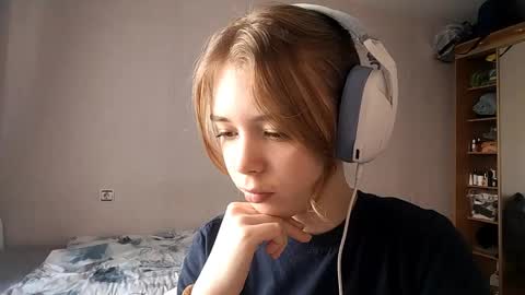 Snapshot of lateshastarnaud chatting on 05.15.26 Linet online show from 05.15.26