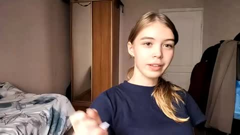 Snapshot of lateshastarnaud chatting on 05.28.26 Linet online show from 05.28.26