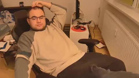 latexboy893 online show from 11.23.25