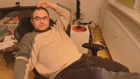 latexboy893 online show from 11.26.25