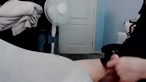 Snapshot of latexchris77 chatting on 06.27.26 latexchris77 online show from 06.27.26
